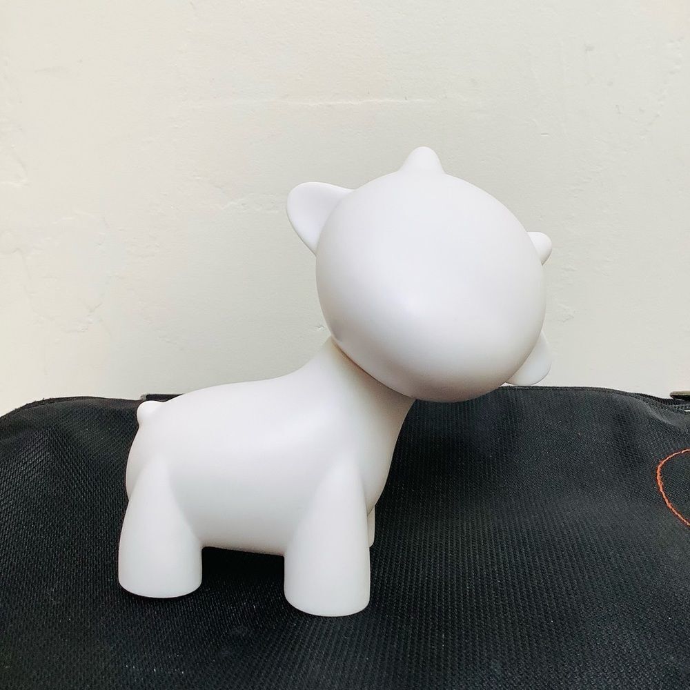 Vintage Kidrobot Munnyworld Raffy Figure OG
4 inch original GIFT